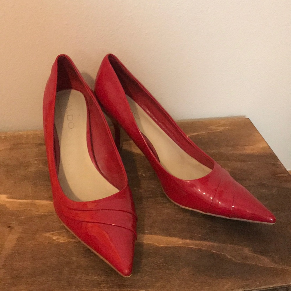 Red Closed pointy toe heels